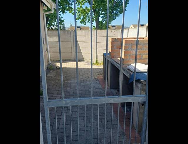 2 BEDROOM HOUSE FOR SALE IN BERNADINO HEIGHTS